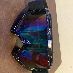 ski goggles black and white dots